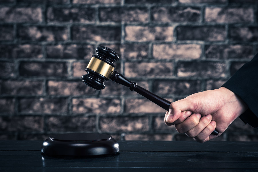 深圳刑事辯護律師透視：過失決水罪案中的預防措施評估與行業標準遵守