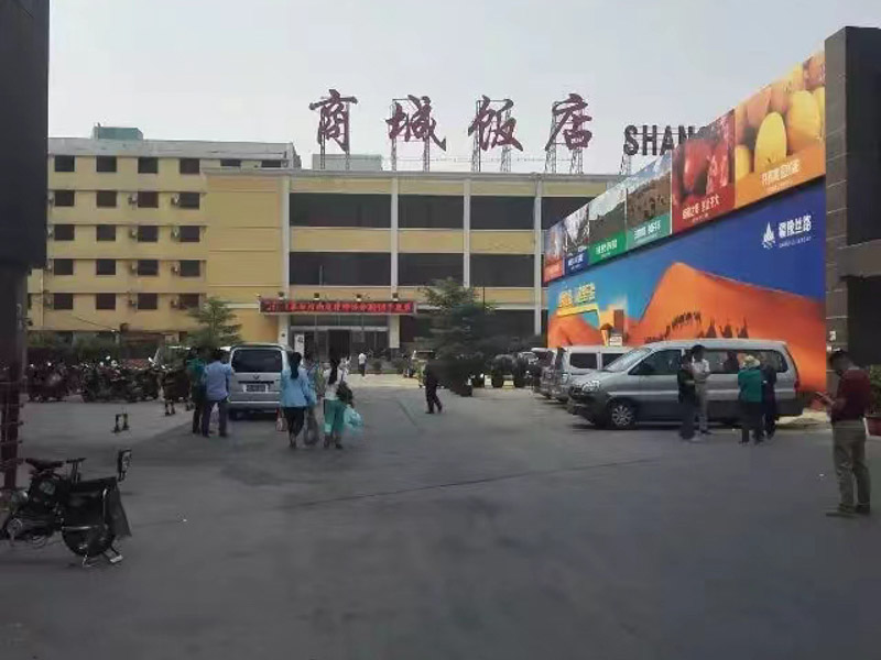 14歲的未成年人團(tuán)伙搶劫是拘留還是判刑？上海刑事訴訟律師告訴您