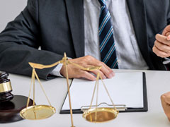 <b>上海刑事辯護律師解析惡意透支需滿足的條件</b>